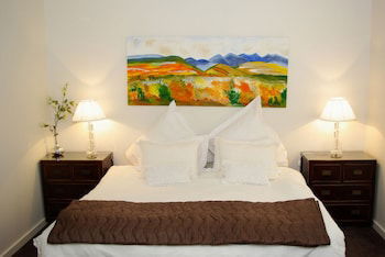 BOUTIQUE STAYS - Lalique - Accommodation Directory 0