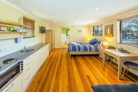 Safety Beach Ocean Bungalows - Accommodation Directory 6
