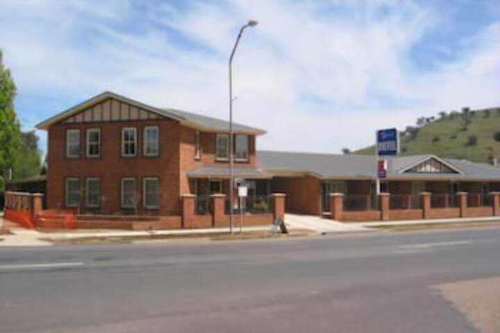 Coolamon NSW Accommodation Directory