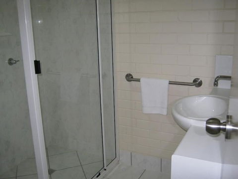 Emu Park Motel - Accommodation Directory 1