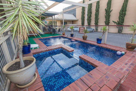 MAS Country Riverboat Lodge Motor Inn - Accommodation Directory 3