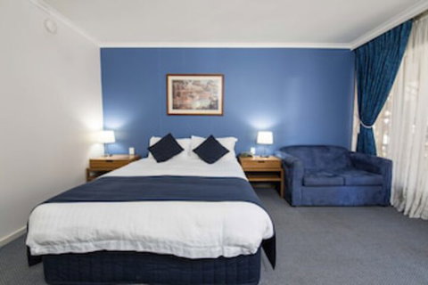 MAS Country Riverboat Lodge Motor Inn - Accommodation Directory 0