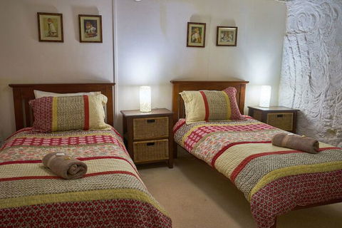 Underground Bed And Breakfast - Accommodation Directory 5