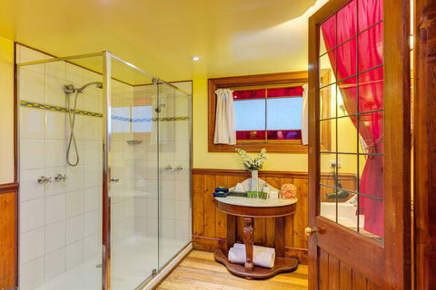 Arcadia Cottages - Accommodation Directory 6