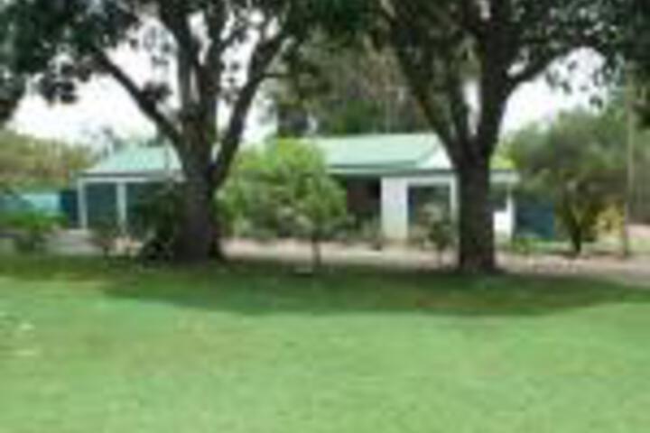 Mount Perry QLD Accommodation Directory