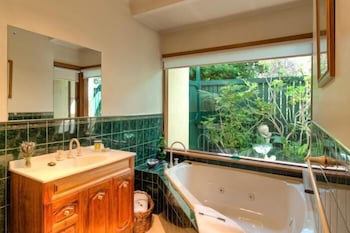 Country Pleasures B&B - Accommodation Directory 4