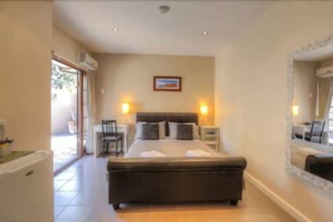 Waikiki Beach Bed & Breakfast - Accommodation Directory 5