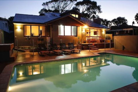 Waikiki Beach Bed & Breakfast - Accommodation Directory 2