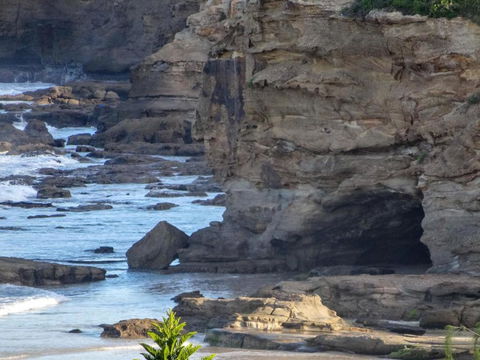 Surfside - Accommodation Directory 1