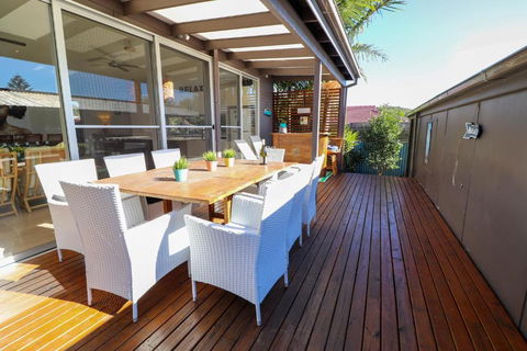 Surfside - Accommodation Directory 6