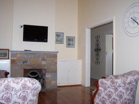 RJs Bed & Breakfast - Accommodation Directory 6