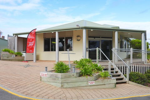 Sea Vu Caravan Park - Accommodation Directory 1