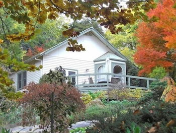 Woolrich Historic Garden Cottage - Accommodation Directory 0