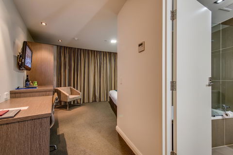 Mantra Collins Hotel - Accommodation Directory 4