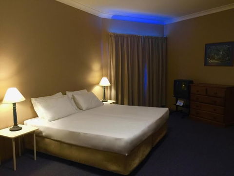 Man From Snowy River Hotel - Accommodation Directory 3