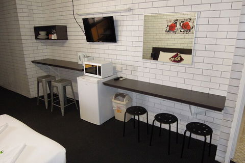 Jackaroo Apartments - Accommodation Directory 2