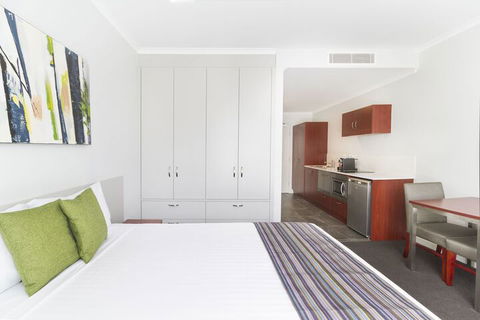 Abode Narrabundah - Accommodation Directory 3