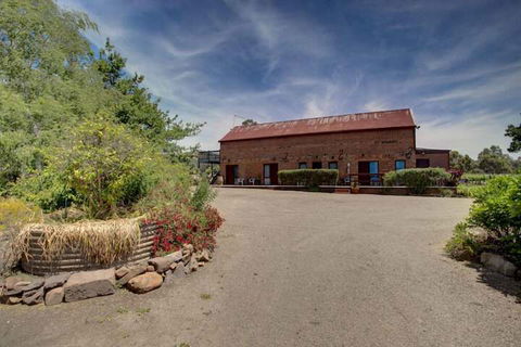 Highton Manor - Accommodation Directory 3