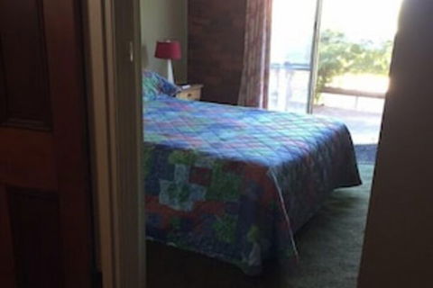 Highton Manor - Accommodation Directory 4