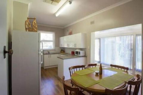 Wilkadene Cottage - Accommodation Directory 4