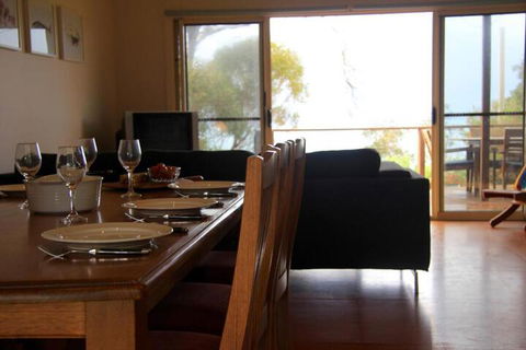 Emu Bay Stay - Accommodation Directory 2