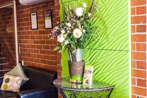 Alloggio Tudor Hamilton - Accommodation Directory 2