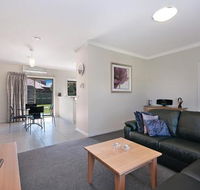Hamilton Standard Apartment - Accommodation Directory