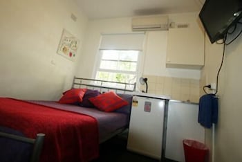 Zing Backpackers - Accommodation Directory 6