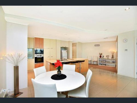 Gallery Resort Apartments - Accommodation Directory 6