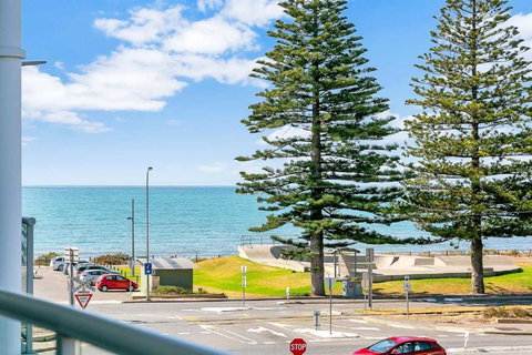 Gallery Resort Apartments - Accommodation Directory 3