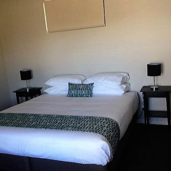 Neagles Retreat Villas - Accommodation Directory 0