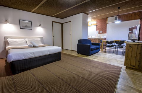 Boat Ramp Motel - Accommodation Directory 6