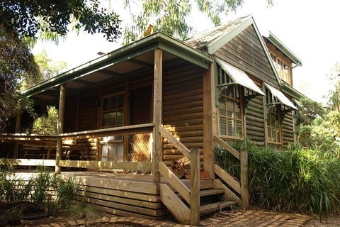 Ti-Tree Village - Accommodation Directory 2