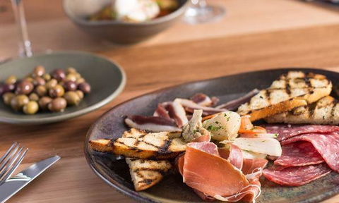 Smokey Joes Cafe, Bar & Grill - Accommodation Directory 9