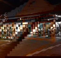 The Naked Tree - Cafe Restaurant - Accommodation Directory