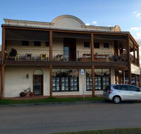 Mr Curtis - Accommodation Directory