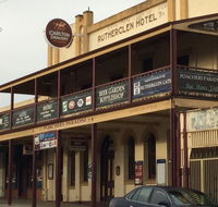 Poachers Paradise - Accommodation Directory