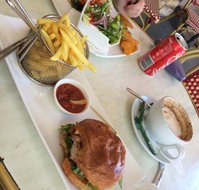 Supreme Bar and Restaurant - Accommodation Directory