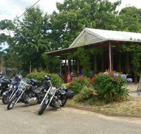 Deb's - Accommodation Directory