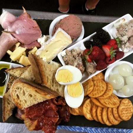 Canvas, Coffee & Providore - Accommodation Directory 0