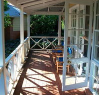 Two Sisters  A Chef - Accommodation Directory