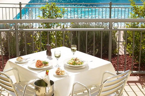 REBELLION BAR AND GRILL RESTAURANT - Accommodation Directory 0