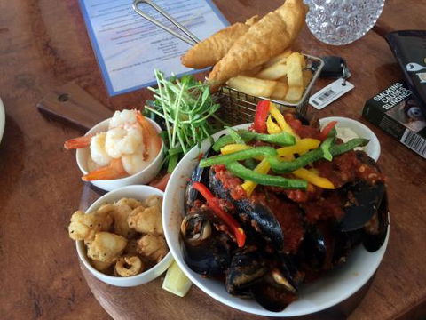 Sandy Cove Tavern - Accommodation Directory 0