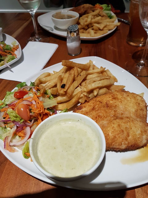 Sandy Cove Tavern - Accommodation Directory 2