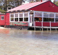 Quarterdeck - Accommodation Directory