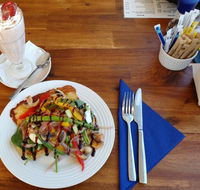 Brownie's On Budgewoi - Accommodation Directory