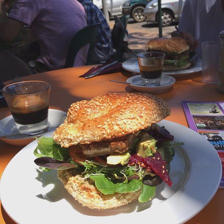 Lulu's Cafe - Accommodation Directory 0