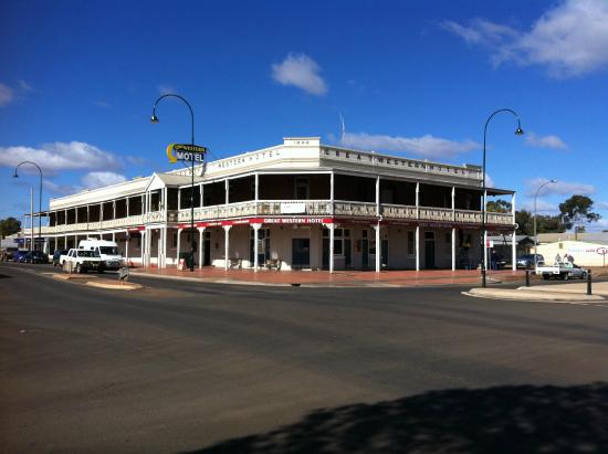 Cobar NSW Accommodation Directory