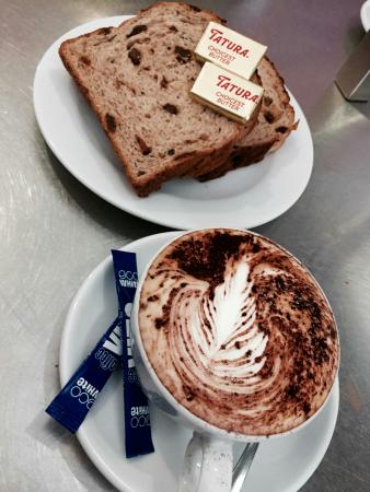 Leeton NSW Accommodation Directory
