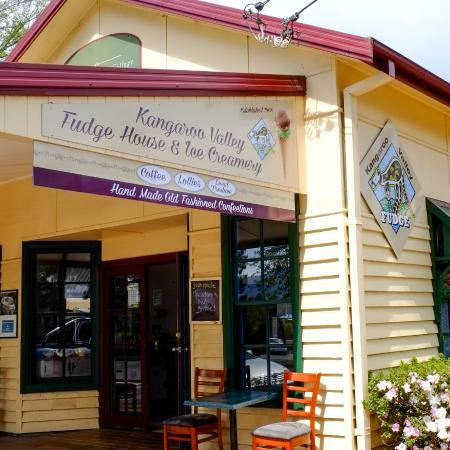 Kangaroo Valley NSW Accommodation Directory